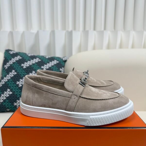 Hermès 25WF casual shoes