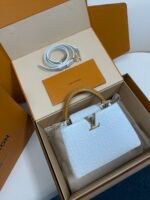 Louis Vuitton Capucines BB Ostrich Leather Handbag Model: M24714 Size: 27cm*18cm*9cm - Image 2