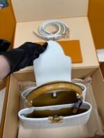 Louis Vuitton Capucines BB Ostrich Leather Handbag Model: M24714 Size: 27cm*18cm*9cm - Image 8