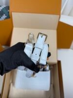 Louis Vuitton Capucines BB Ostrich Leather Handbag Model: M24714 Size: 27cm*18cm*9cm - Image 6