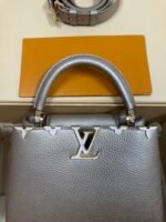 Louis Vuitton Capucines BB ostrich leather handbag Model: M11341 Size: 27cm*18cm*9cm - Image 4