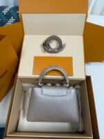 Louis Vuitton Capucines BB ostrich leather handbag Model: M11341 Size: 27cm*18cm*9cm - Image 12