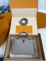 Louis Vuitton Capucines BB Handbag Model: M24698 Size: 27cm*18cm*9cm