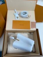 Louis Vuitton x TM Capucines handbag in white and purple. Model: M13253 Dimensions: 27 cm x 17.3 cm x 9 cm. - Image 15