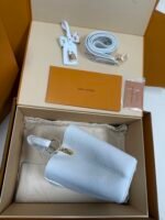 Louis Vuitton x TM Capucines handbag in white and purple. Model: M13253 Dimensions: 27 cm x 17.3 cm x 9 cm. - Image 12