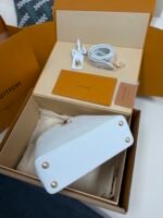 Louis Vuitton x TM Capucines handbag in white and purple. Model: M13253 Dimensions: 27 cm x 17.3 cm x 9 cm. - Image 10