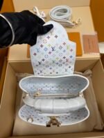 Louis Vuitton x TM Capucines handbag in white and purple. Model: M13253 Dimensions: 27 cm x 17.3 cm x 9 cm. - Image 7