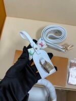 Louis Vuitton x TM Capucines handbag in white and purple. Model: M13253 Dimensions: 27 cm x 17.3 cm x 9 cm. - Image 6