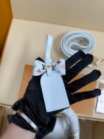 Louis Vuitton x TM Capucines handbag in white and purple. Model: M13253 Dimensions: 27 cm x 17.3 cm x 9 cm. - Image 5