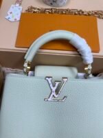 Louis Vuitton x TM Capucines handbag in white and purple. Model: M13253 Dimensions: 27 cm x 17.3 cm x 9 cm. - Image 5