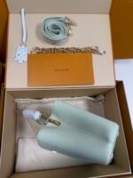 Louis Vuitton x TM Capucines handbag in white and purple. Model: M13253 Dimensions: 27 cm x 17.3 cm x 9 cm. - Image 17