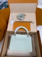 Louis Vuitton x TM Capucines handbag in white and purple. Model: M13253 Dimensions: 27 cm x 17.3 cm x 9 cm. - Image 4