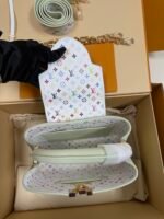 Louis Vuitton x TM Capucines handbag in white and purple. Model: M13253 Dimensions: 27 cm x 17.3 cm x 9 cm. - Image 10