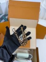 Louis Vuitton x TM Capucines handbag in white and purple. Model: M13253 Dimensions: 27 cm x 17.3 cm x 9 cm. - Image 15