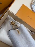 Louis Vuitton Capucines BB Handbag Model: M24698 Size: 27cm*18cm*9cm - Image 11