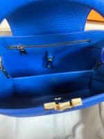 Louis Vuitton Capucines BB Handbag Model: M82904 Size: 27cm*18cm*9cm - Image 5