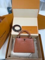 Louis Vuitton Capucines BB Ostrich Leather Handbag Model: M24714 Size: 27cm*18cm*9cm