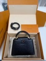 Louis Vuitton Capucines BB Ostrich Leather Handbag Model: M24714 Size: 27cm*18cm*9cm