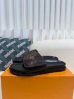 LOUIS VUITTON SANDALS - Image 2