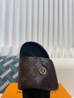 LOUIS VUITTON SANDALS - Image 9