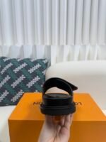 LOUIS VUITTON SANDALS - Image 7