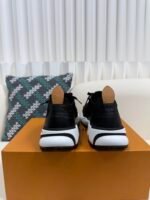 LOUIS VUITTON RUNNER TATIC SNEAKERS - Image 4