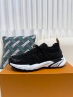 LOUIS VUITTON RUNNER TATIC SNEAKERS - Image 12