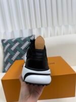 LOUIS VUITTON RUNNER TATIC SNEAKERS - Image 5
