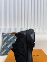LOUIS VUITTON RUNNER TATIC SNEAKERS - Image 6