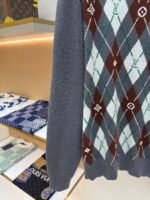LOUIS VUITTON Diamond Grid Round Neck Sweater - Image 5