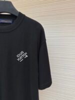 LOUIS VUITTON Embroidered Letter Pin Short Sleeve - Image 6