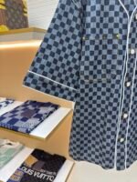 LOUIS VUITTON Pocket Logo Grid Short Sleeve - Image 6