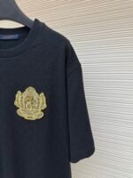 LOUIS VUITTON Gold Thread Dog Badge T-shirt - Image 3