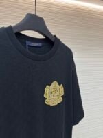 LOUIS VUITTON Gold Thread Dog Badge T-shirt - Image 6