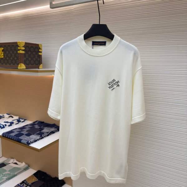 LOUIS VUITTON Embroidered Letter Pin Short Sleeve