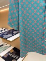 LOUIS VUITTON Jacquard Full Print Mulberry Silk Short Sleeve Shirt - Image 6