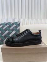 Christian Louboutin low-top sneakers with rivets - Image 12