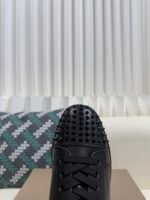 Christian Louboutin low-top sneakers with rivets - Image 7