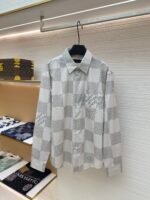 LOUIS VUITTON solid color oversized shirt