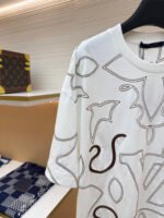 LOUIS VUITTON Line Embroidered T-shirt - Image 8