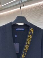 LOUIS VUITTON25SS Gold Silk Cardigan - Image 3