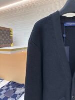 LOUIS VUITTON25SS Gold Silk Cardigan - Image 4
