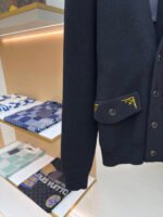 LOUIS VUITTON25SS Gold Silk Cardigan - Image 6
