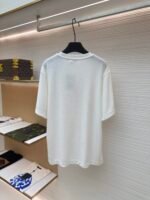 BURBERRY red warhorse print round neck short sleeved shirt - Image 2