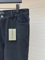 Balenciaga solid color loose flared jeans - Image 5