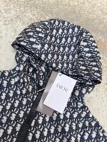 BURBERRY warhorse double-sided cashmere plaid hooded jacket - Image 10