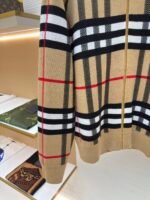 BURBERRY warhorse double-sided cashmere plaid hooded jacket - Image 8