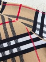 BURBERRY warhorse double-sided cashmere plaid hooded jacket - Image 18