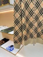 Burberry zip-up sweater - Image 15