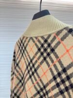 Burberry zip-up sweater - Image 12